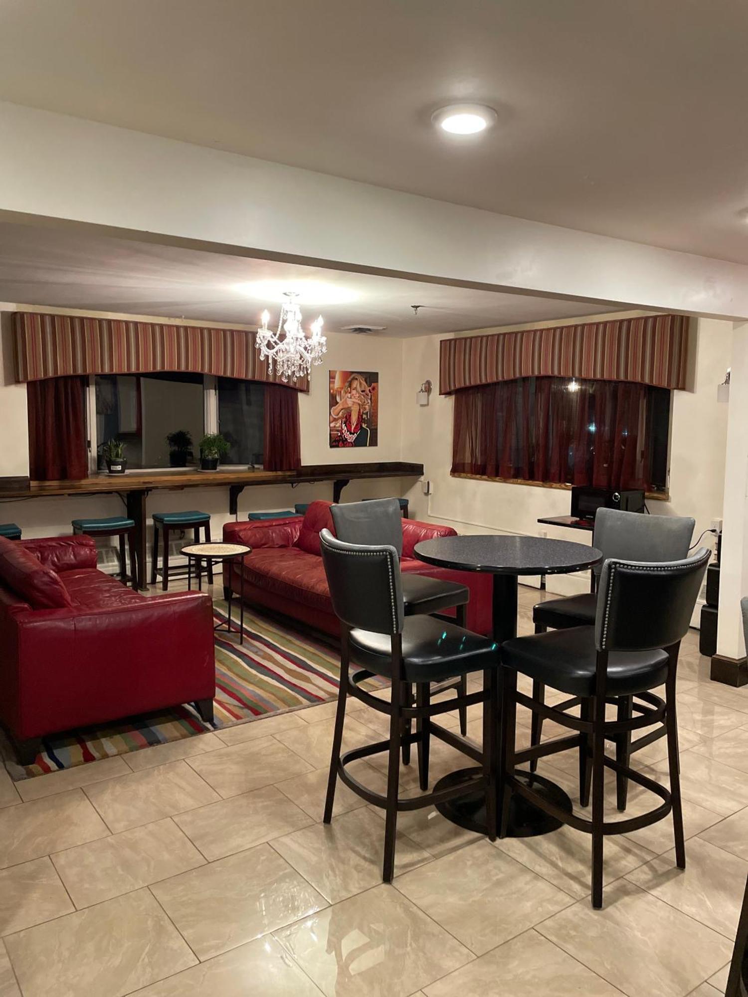 Broadway And Main Hotel Everett Екстериор снимка